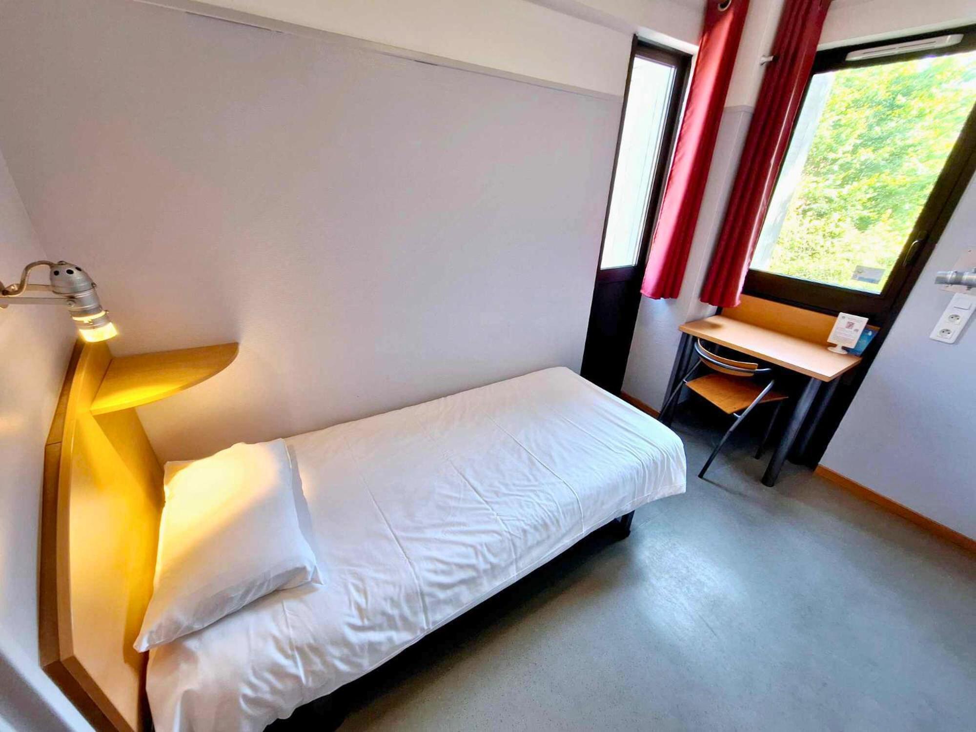 Cis De Champagne - Ethic Etapes Hotel แร็งส์ ภายนอก รูปภาพ